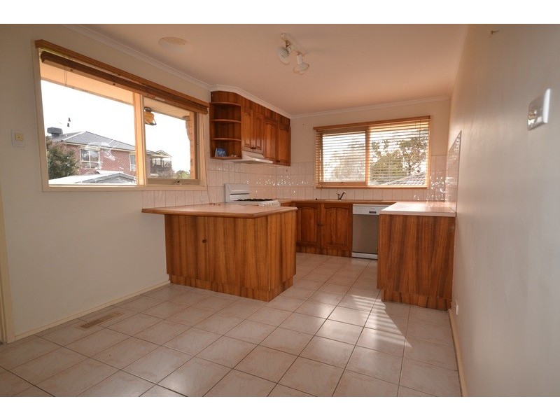 32 Dryden Concourse, Mooroolbark VIC 3138