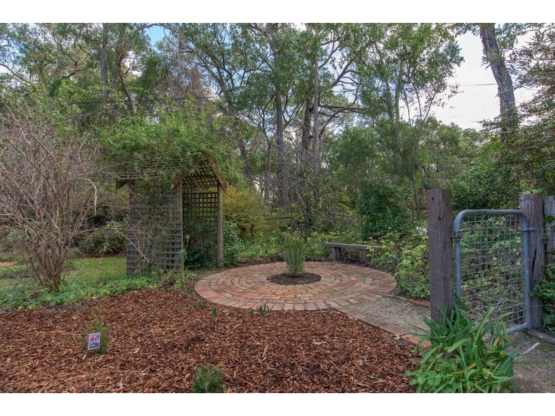 81 Edinburgh Road, Lilydale VIC 3140