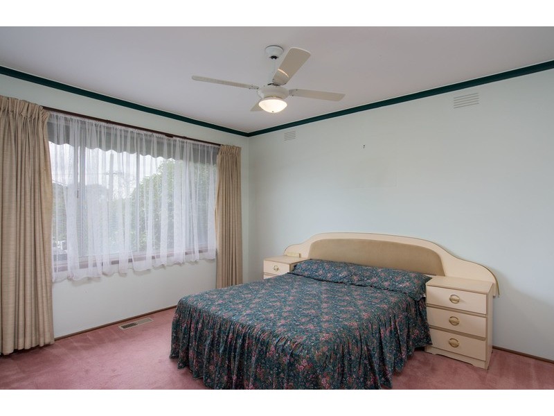 18 Mountfield Road, Kilsyth VIC 3137