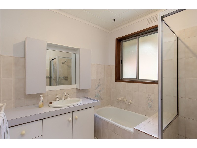 18 Mountfield Road, Kilsyth VIC 3137