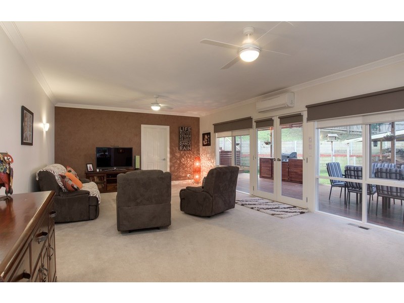 8 Joy Avenue, Mount Evelyn VIC 3796