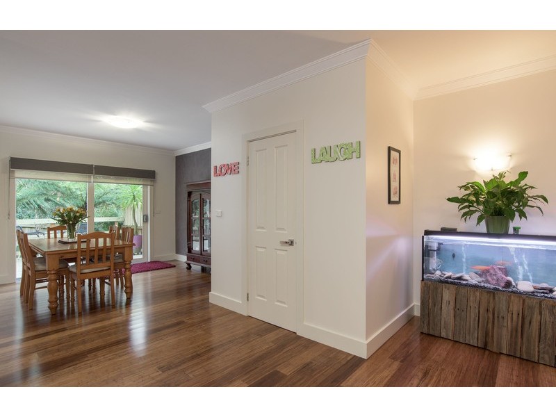 8 Joy Avenue, Mount Evelyn VIC 3796