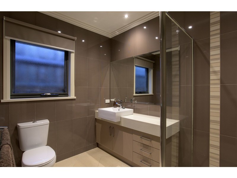 18 St James Park Rise, Mooroolbark VIC 3138