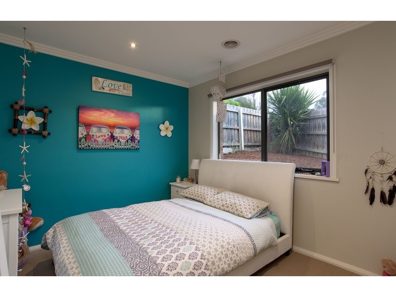 18 St James Park Rise, Mooroolbark VIC 3138