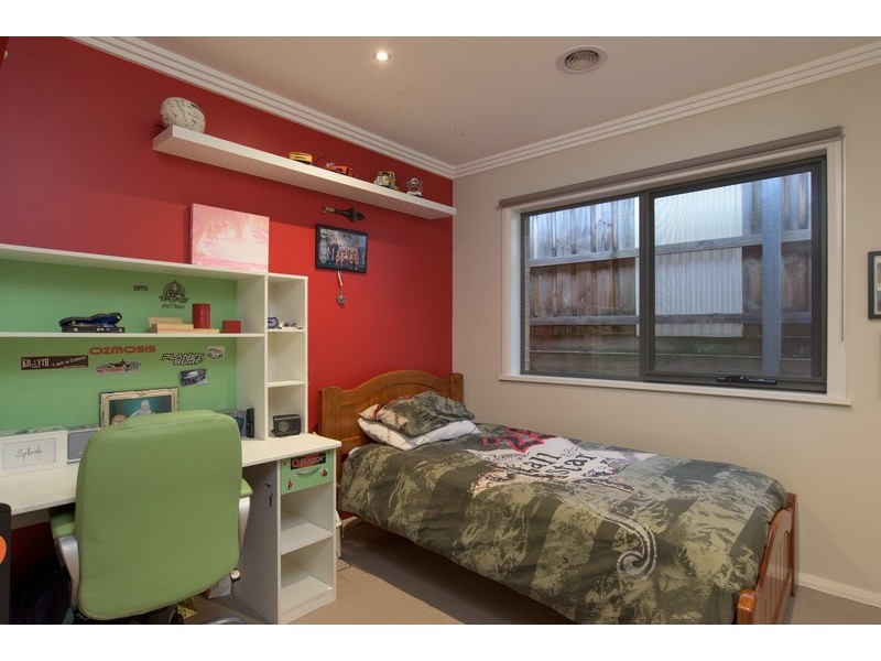 18 St James Park Rise, Mooroolbark VIC 3138