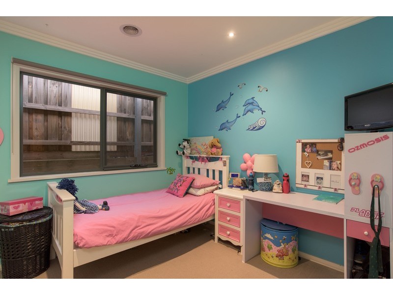 18 St James Park Rise, Mooroolbark VIC 3138