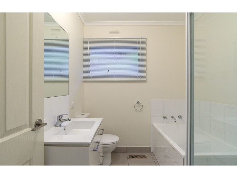 38 Sweetland Road, Mooroolbark VIC 3138