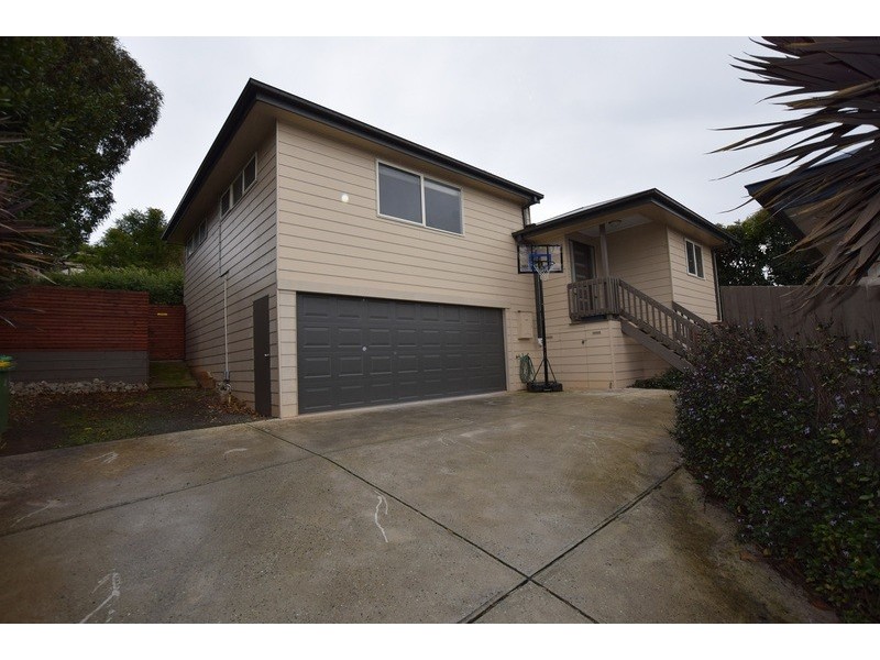 2/4 Thornton Court, Mooroolbark VIC 3138