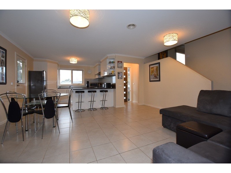 2/4 Thornton Court, Mooroolbark VIC 3138