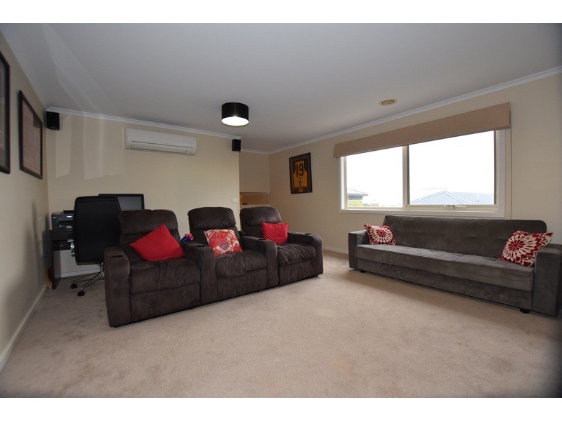 2/4 Thornton Court, Mooroolbark VIC 3138