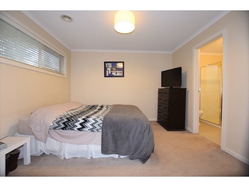 2/4 Thornton Court, Mooroolbark VIC 3138