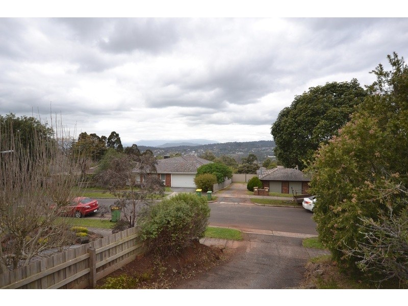 7 Trenton Place, Mooroolbark VIC 3138