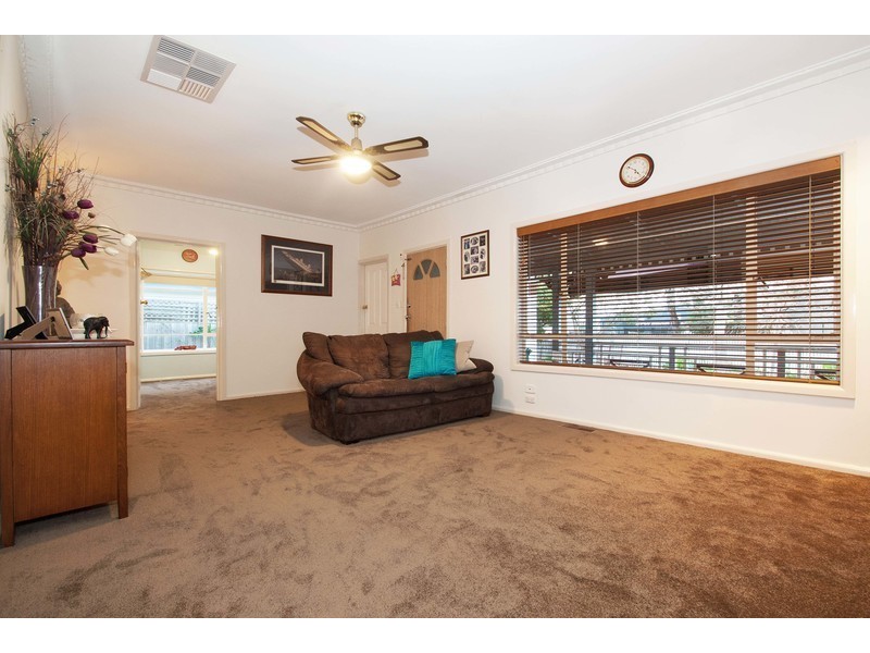 19 Shelley Avenue, Kilsyth VIC 3137