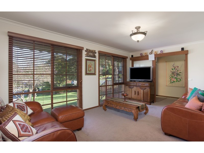 9 Quest Court, Mooroolbark VIC 3138