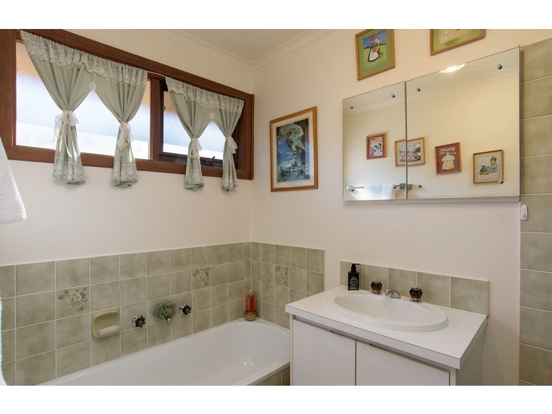 9 Quest Court, Mooroolbark VIC 3138