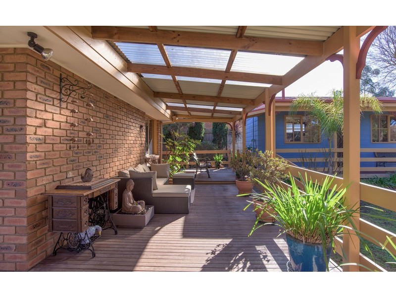 9 Quest Court, Mooroolbark VIC 3138