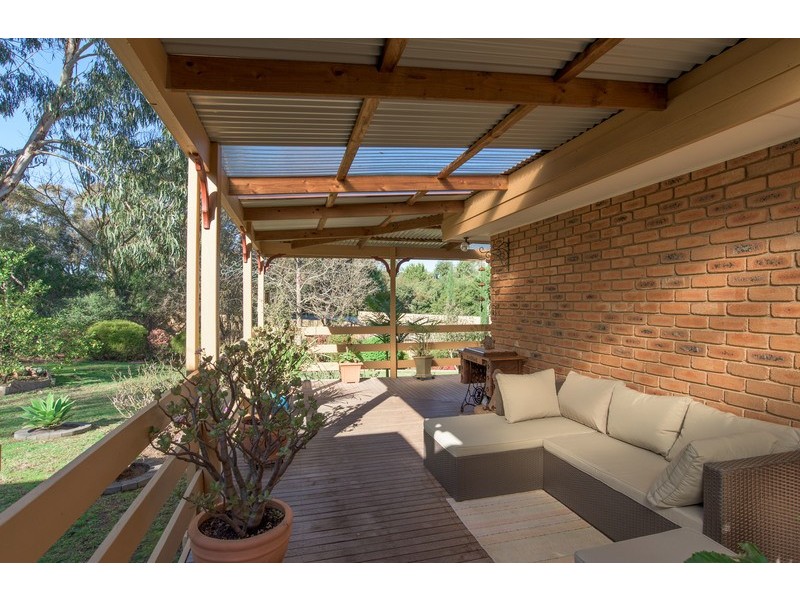 9 Quest Court, Mooroolbark VIC 3138