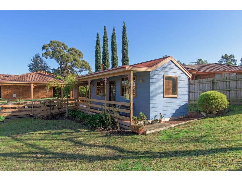 9 Quest Court, Mooroolbark VIC 3138