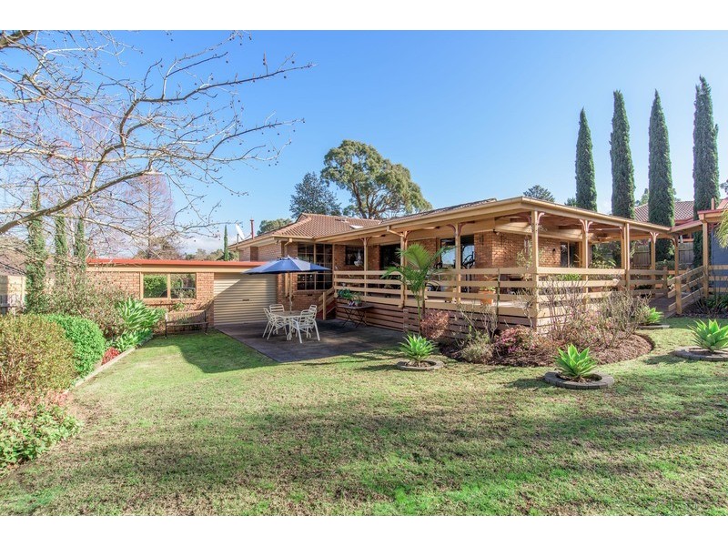 9 Quest Court, Mooroolbark VIC 3138