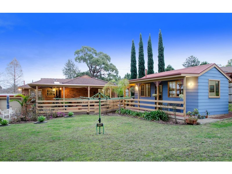 9 Quest Court, Mooroolbark VIC 3138