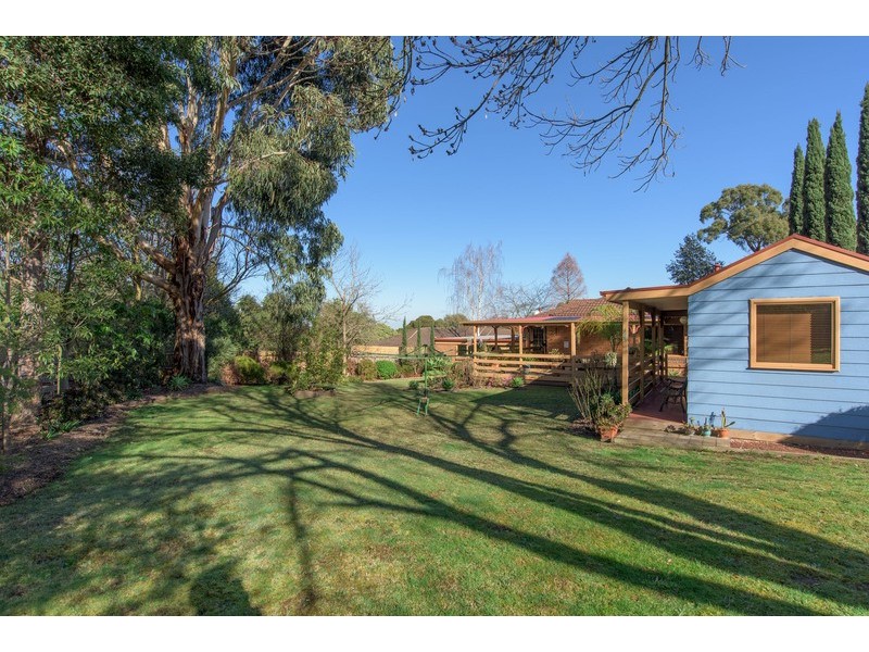 9 Quest Court, Mooroolbark VIC 3138