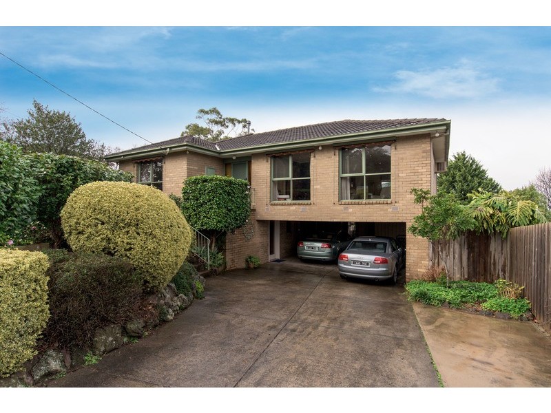 4 Crown Point, Chirnside Park VIC 3116