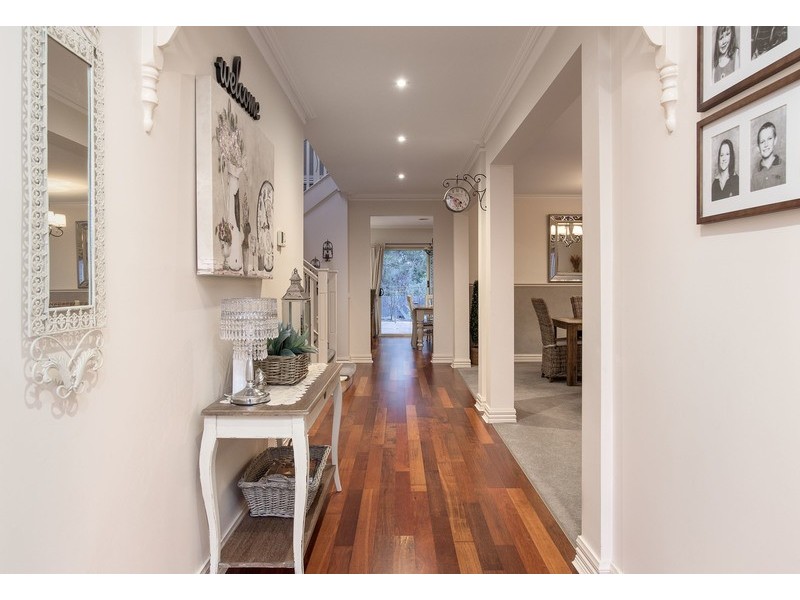 20 Valley Park Drive, Mooroolbark VIC 3138
