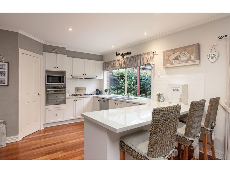 20 Valley Park Drive, Mooroolbark VIC 3138