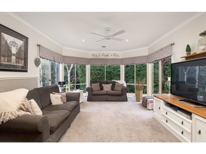 20 Valley Park Drive, Mooroolbark VIC 3138