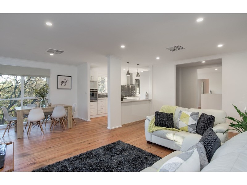3 Lebunya Close, Mooroolbark VIC 3138