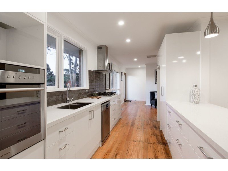 3 Lebunya Close, Mooroolbark VIC 3138