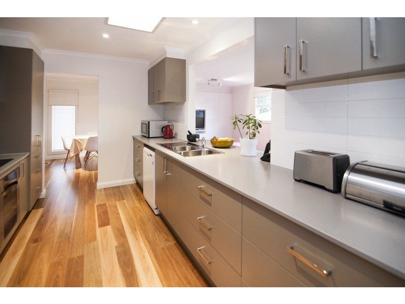 4 Nambour Drive, Mooroolbark VIC 3138