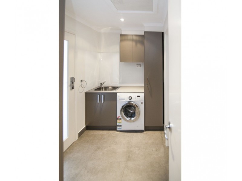 4 Nambour Drive, Mooroolbark VIC 3138