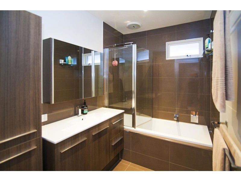 4 Nambour Drive, Mooroolbark VIC 3138