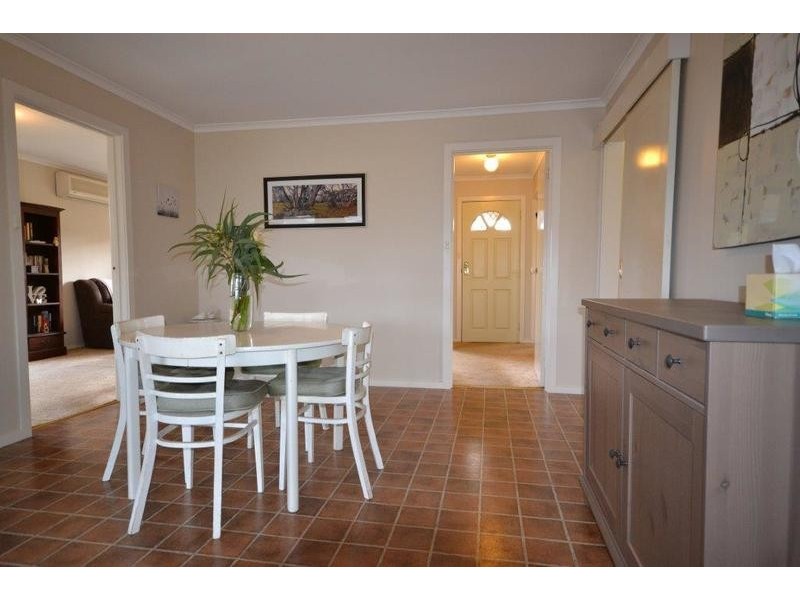 8 Milgate Court, Mooroolbark VIC 3138