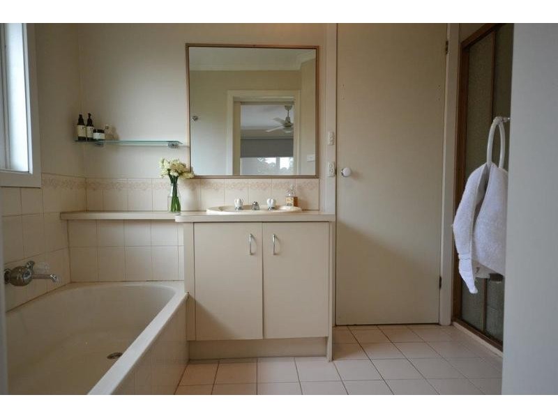 8 Milgate Court, Mooroolbark VIC 3138