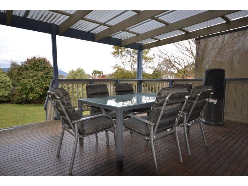 8 Milgate Court, Mooroolbark VIC 3138