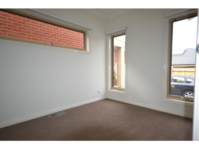 4/35 Ruskin Avenue, Croydon VIC 3136