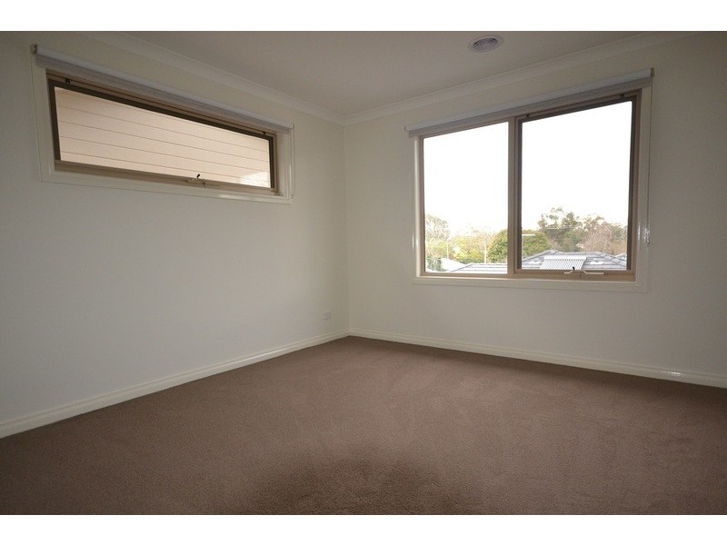 4/35 Ruskin Avenue, Croydon VIC 3136