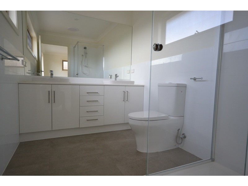 4/35 Ruskin Avenue, Croydon VIC 3136