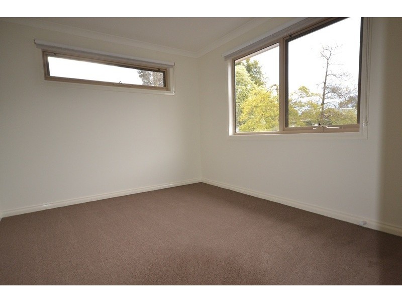 4/35 Ruskin Avenue, Croydon VIC 3136