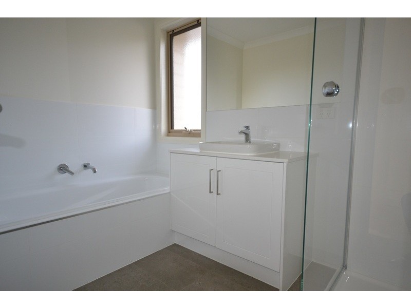 4/35 Ruskin Avenue, Croydon VIC 3136