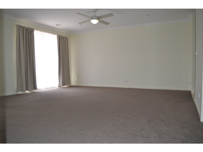 65 Country Club Drive, Chirnside Park VIC 3116