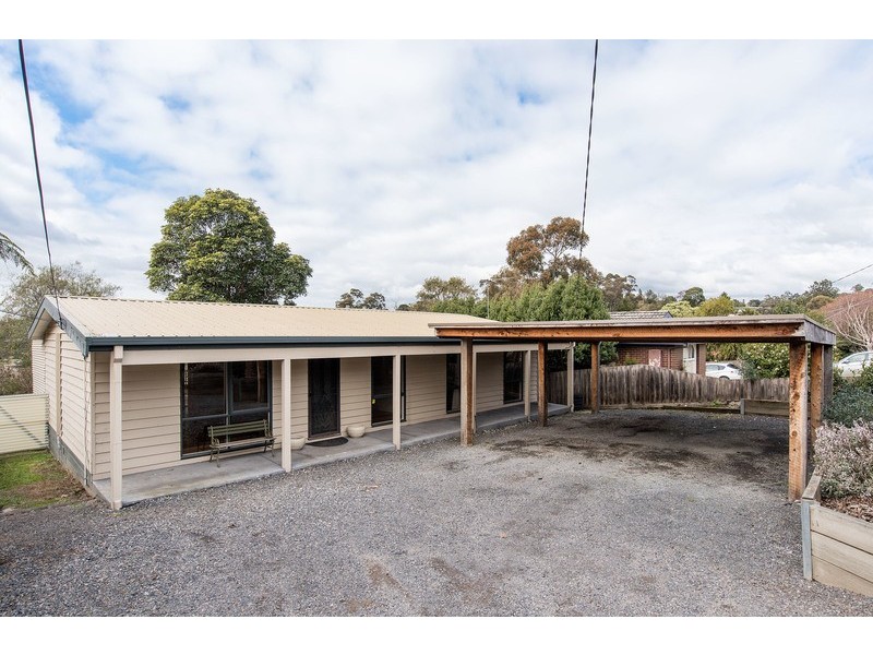 24 Club Point Drive, Chirnside Park VIC 3116