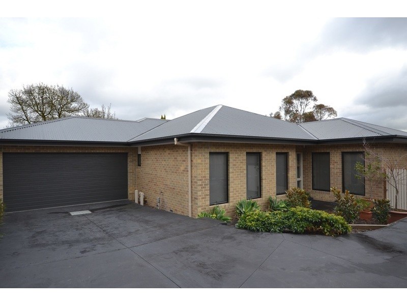 15a Balmoral Street, Kilsyth VIC 3137