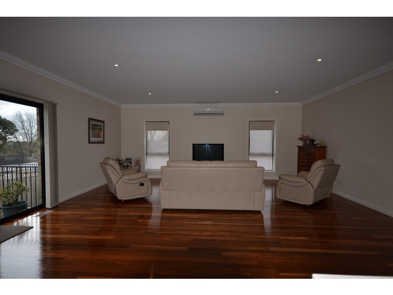 15a Balmoral Street, Kilsyth VIC 3137