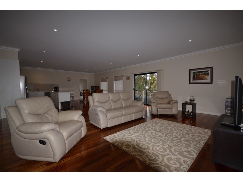 15a Balmoral Street, Kilsyth VIC 3137