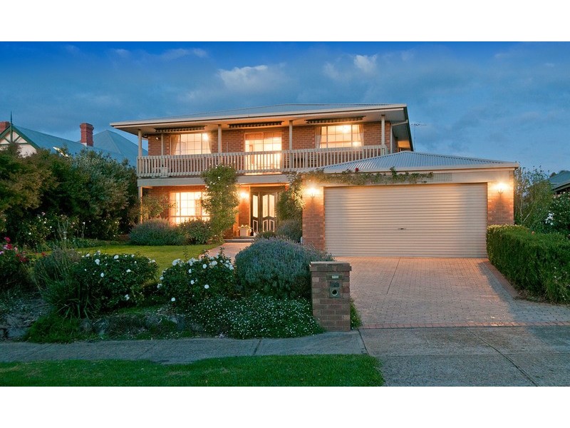 13 Hilledge Lane, Mooroolbark VIC 3138