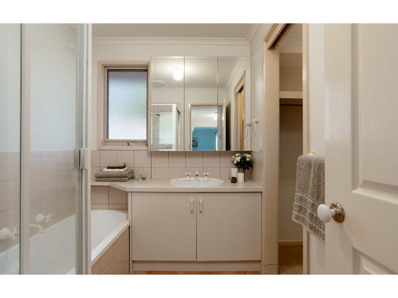 3/15 Emma Road, Croydon VIC 3136