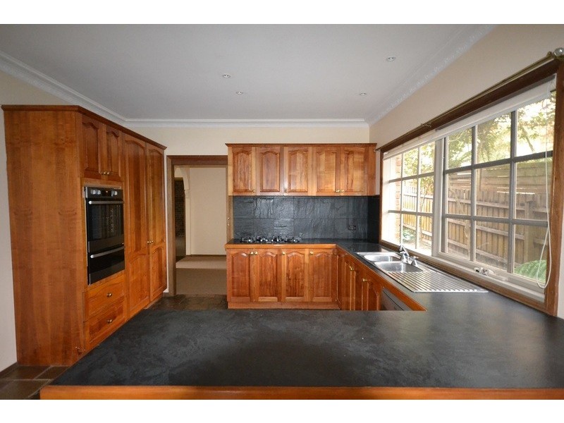 16 Great Oak Court, Mooroolbark VIC 3138